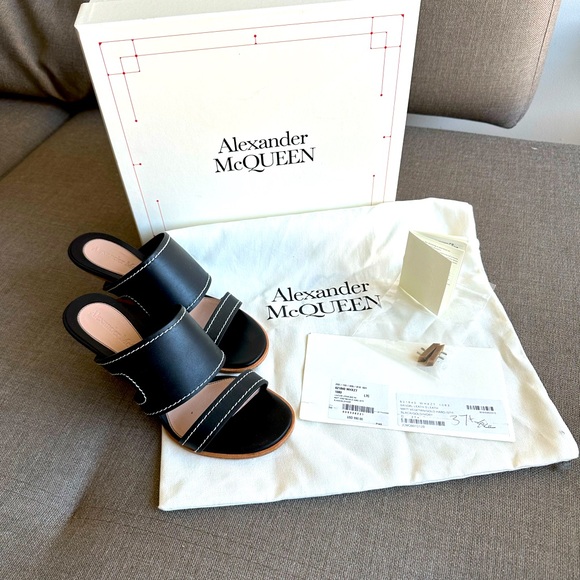 Alexander McQUEEN slip-on sandals, leather, 2’ heel, like new, black, US 7.5 - Picture 8 of 10